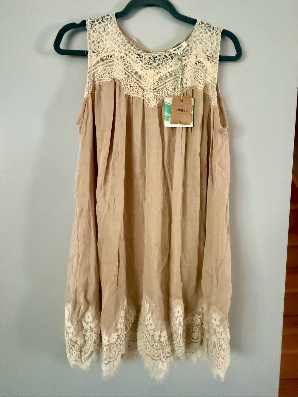 UMGEE Boho Lace Shift Dress Sleeveless Mini Cream Tan Beige Latte M NWT